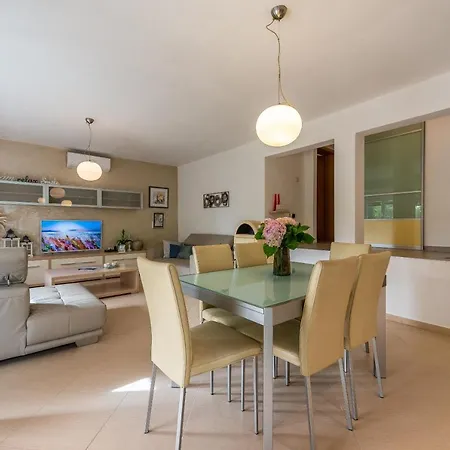 Natura Apartment *